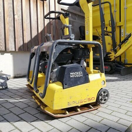 Maschine zur Bodenverdichtung